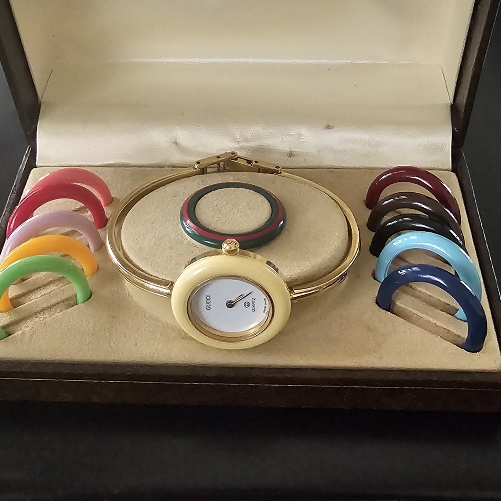 Gucci bracelet watch
